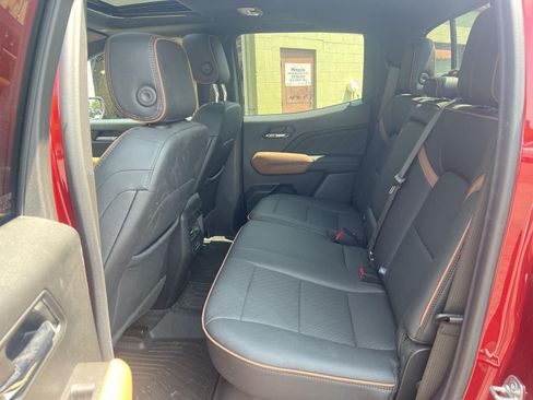 Used 2024 GMC Canyon AT4 w/ AT4 Premium Package AWD/4WD image 14