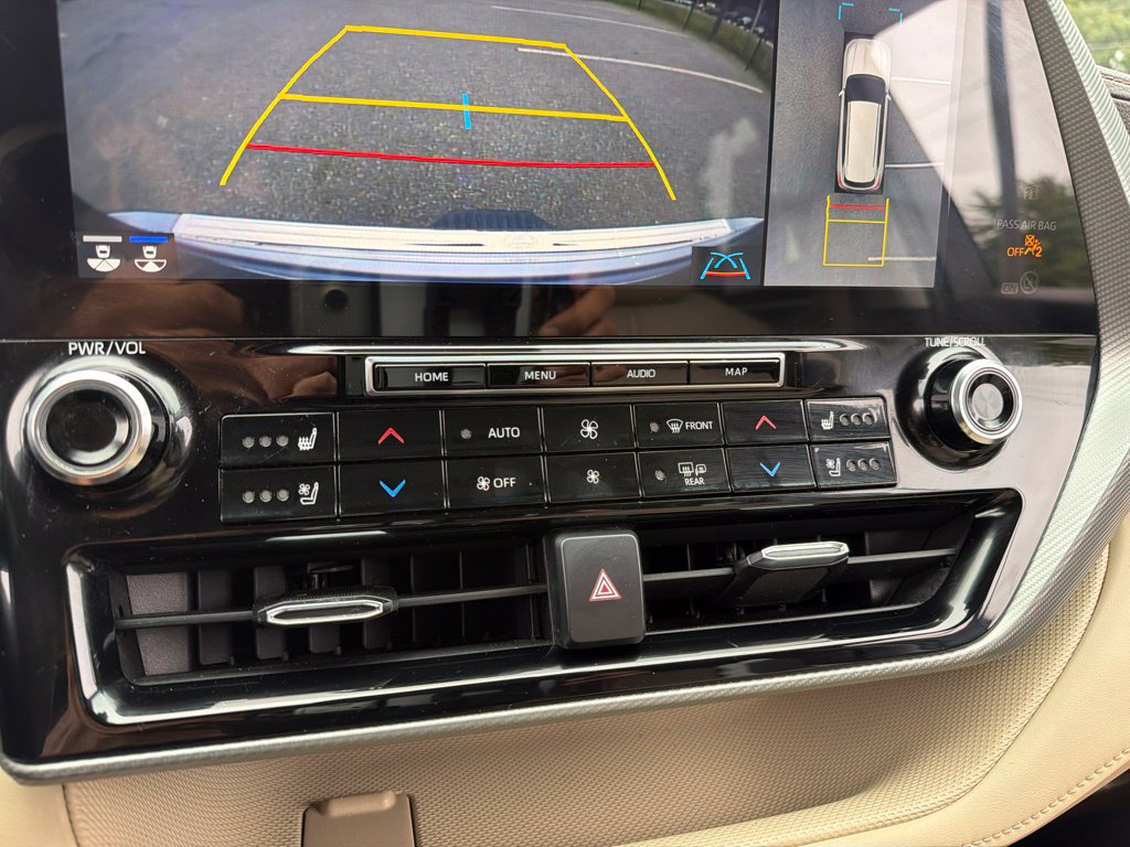 Used 2022 Toyota Highlander Platinum AWD/4WD image 13