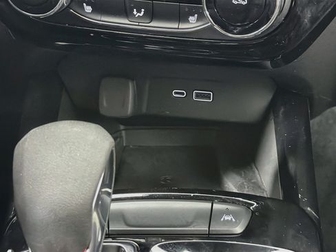 Used 2024 Chevrolet Trax RS w/ Sunroof Package FWD image 26