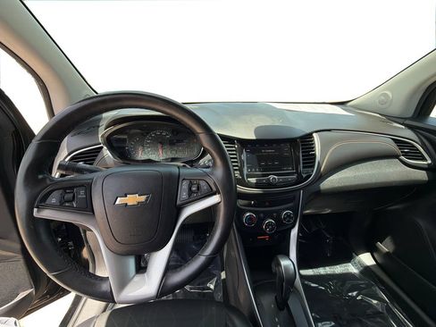 Used 2019 Chevrolet Trax LT w/ Redline Edition FWD image 21