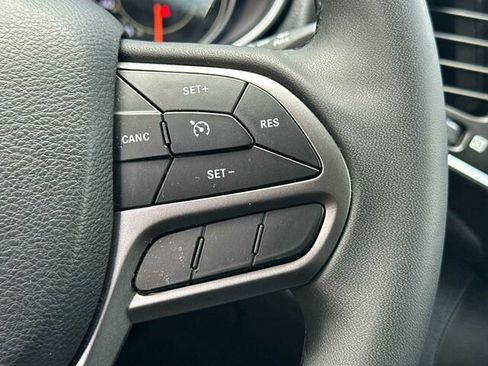 Used 2020 Jeep Cherokee Latitude Plus AWD/4WD image 28