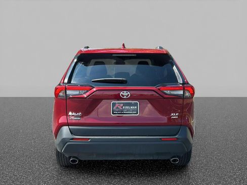 Used 2025 Toyota RAV4 XLE AWD/4WD image 4