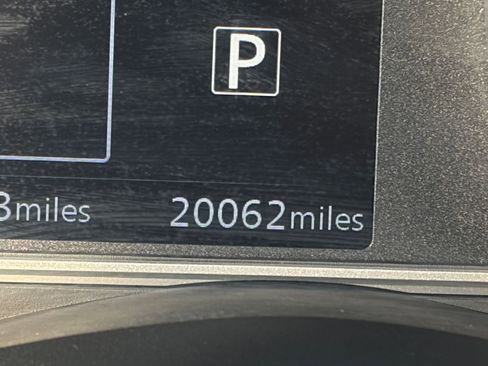 Used 2025 Nissan Versa SV image 36