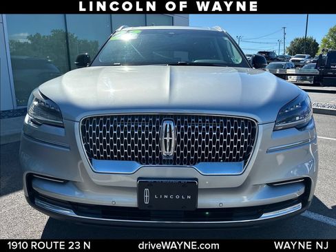 Certified 2023 Lincoln Aviator Reserve AWD/4WD image 11