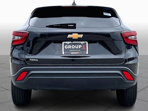 Used 2024 Chevrolet Trax LS w/ Driver Confidence Package image 5