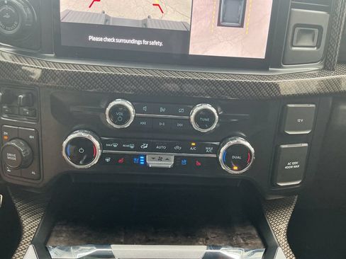 Used 2024 Ford F250 Lariat w/ Lariat Ultimate Package AWD/4WD image 33