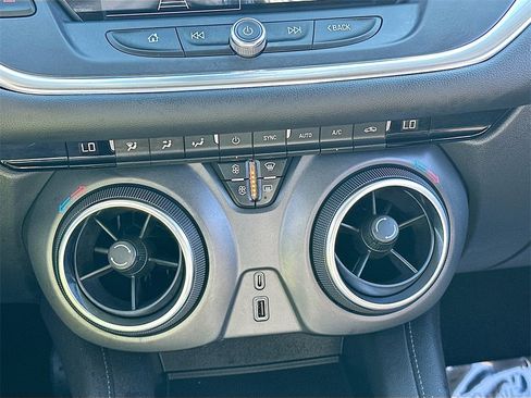 Used 2022 Chevrolet Blazer LT image 15