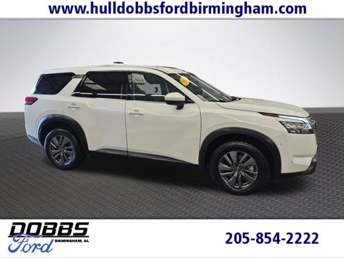 Used 2022 Nissan Pathfinder S FWD image 1
