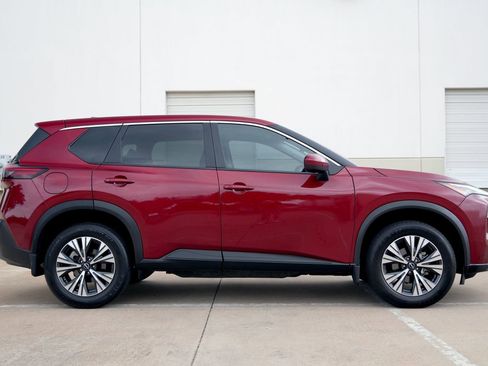 Used 2023 Nissan Rogue SV FWD image 12