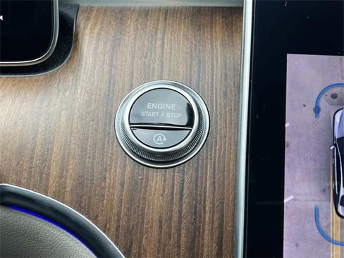 Used 2023 Mercedes-Benz C 300 4MATIC Sedan image 23