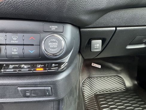 Used 2023 Dodge Durango AWD w/ Technology Group image 37