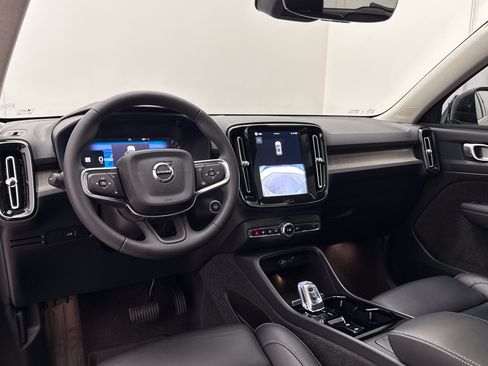 Certified 2023 Volvo XC40 B5 Plus w/ Protection Package Premier AWD/4WD image 21