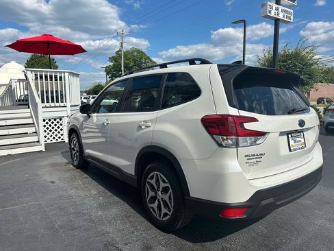Used 2024 Subaru Forester Premium AWD/4WD image 4