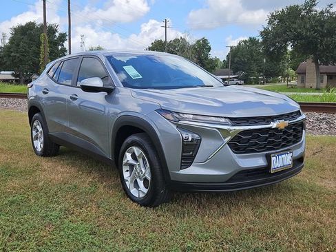 New 2026 Chevrolet Trax LS w/ LS Convenience Package FWD image 36