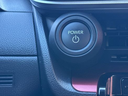 Used 2025 Toyota Prius Plug-In Hybrid image 26