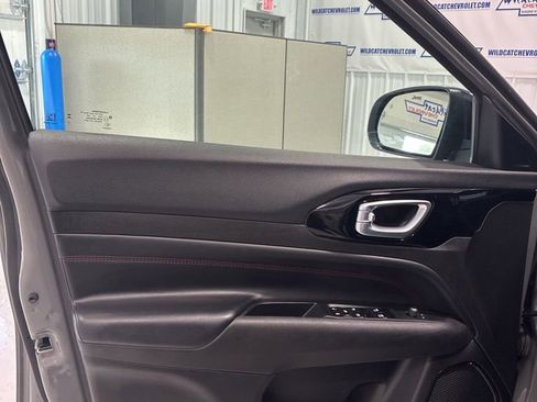 Used 2024 Jeep Compass Trailhawk AWD/4WD image 18