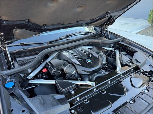 Used 2021 BMW X6 M50i w/ Dynamic Handling Package AWD/4WD image 45