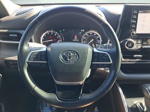 Used 2022 Toyota Highlander XSE AWD/4WD image 15