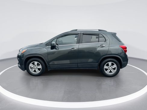 Used 2020 Chevrolet Trax LT w/ Driver Confidence Package FWD image 6