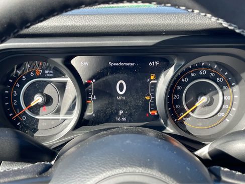 New 2025 Jeep Gladiator Sport image 15