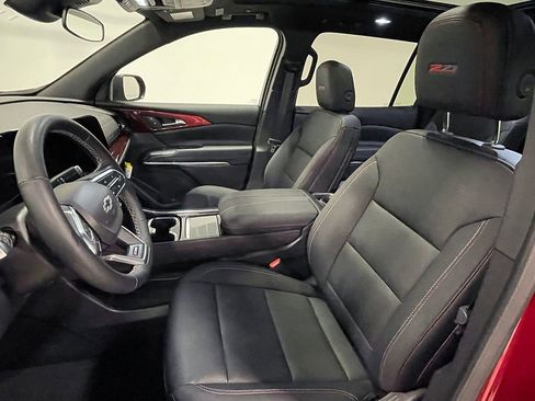 Used 2025 Chevrolet Traverse Z71 w/ Driver Confidence Package image 3
