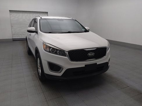 Used 2017 Kia Sorento AWD w/ LX Convenience Package image 14