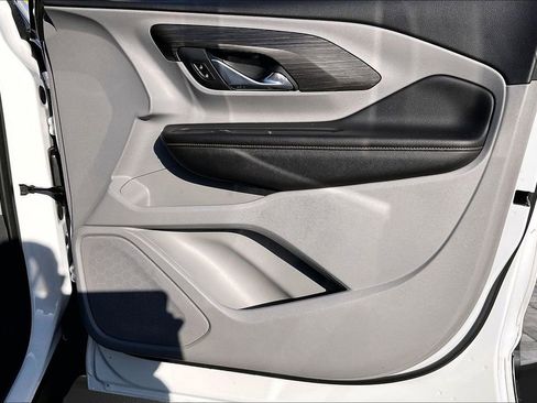 Used 2021 GMC Terrain SLT FWD image 23