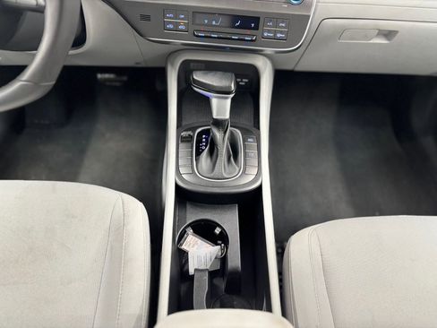 Used 2025 Hyundai Kona SEL FWD image 13