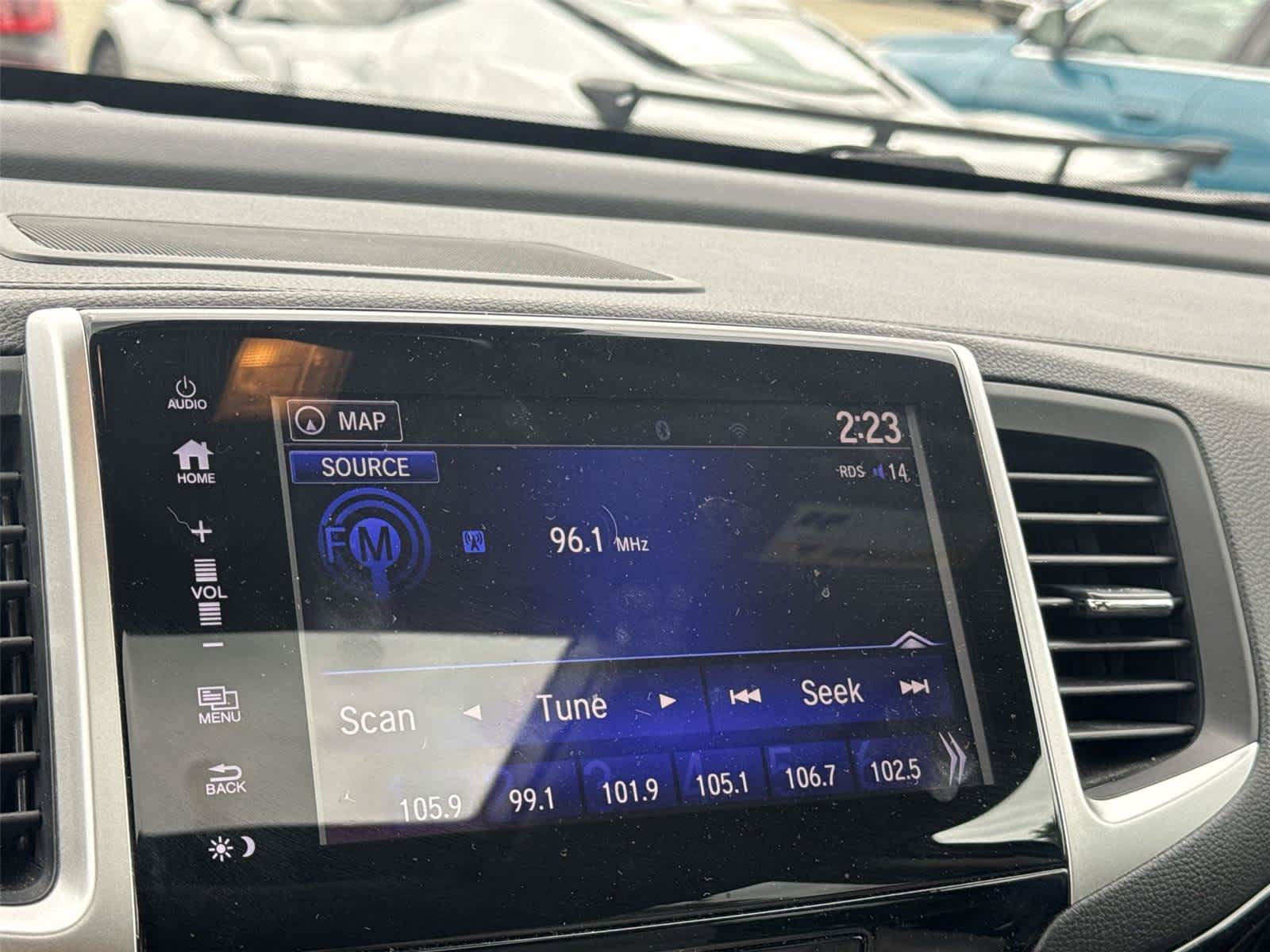 Used 2018 Honda Pilot Touring image 17