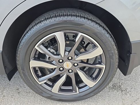 Used 2024 Chevrolet Equinox Premier image 9