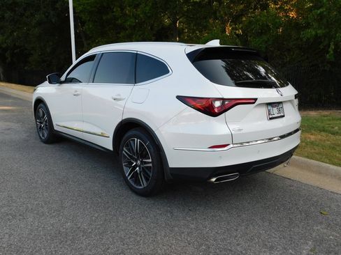 Used 2023 Acura MDX w/ Advance Package AWD/4WD image 3