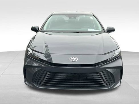 Used 2025 Toyota Camry LE image 9