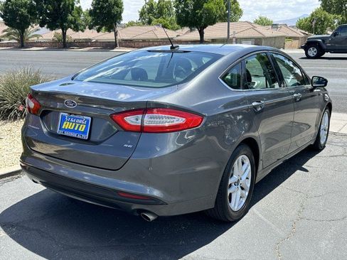 Used 2015 Ford Fusion SE FWD image 3