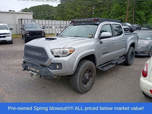 Used 2016 Toyota Tacoma TRD Sport w/ Towing Package AWD/4WD image 2