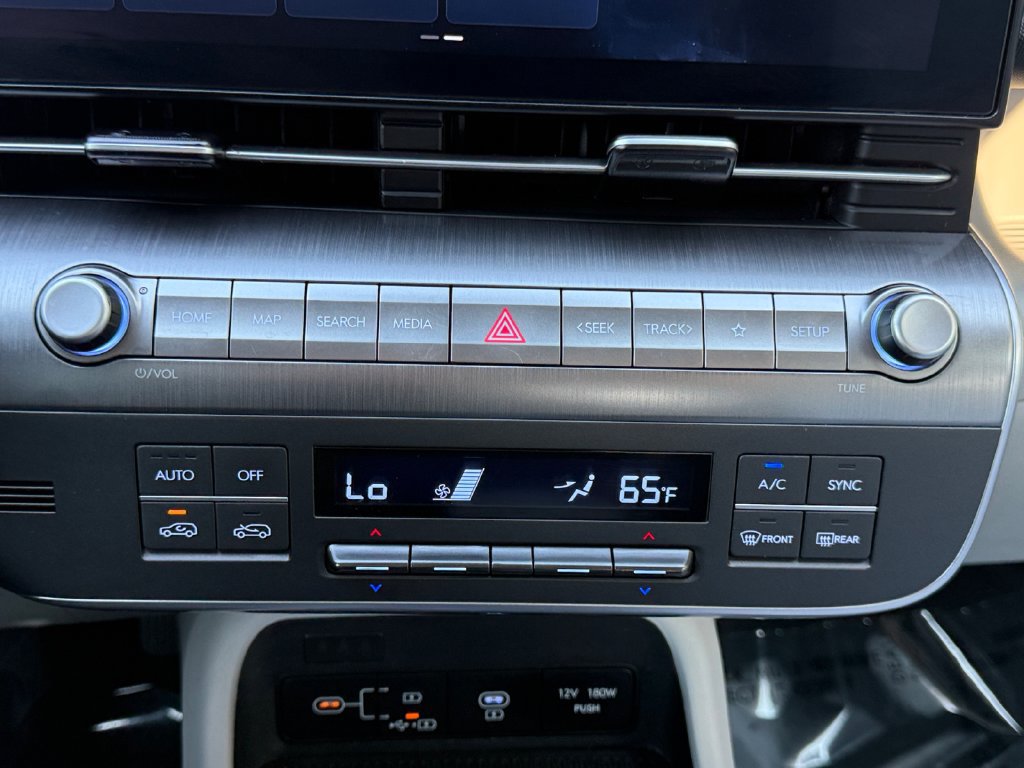 Used 2025 Hyundai Kona SEL FWD image 16