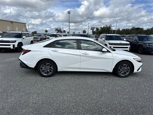 New 2026 Hyundai Elantra Blue image 9
