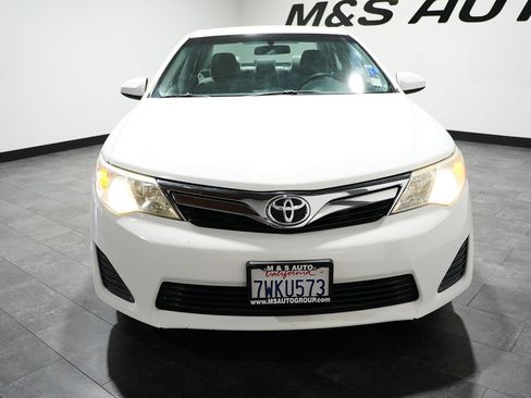 Used 2013 Toyota Camry LE image 8