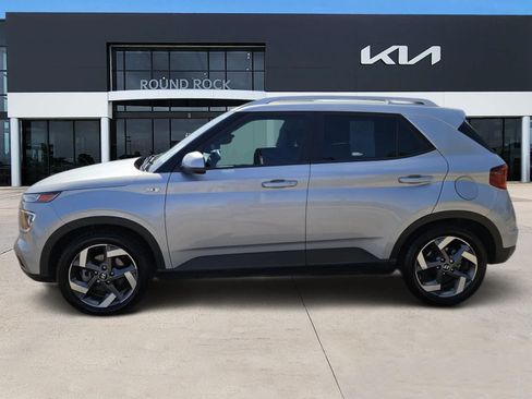Used 2022 Hyundai Venue SEL w/ Cargo Package FWD image 4