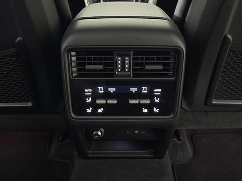 Certified 2024 Porsche Cayenne AWD/4WD image 26