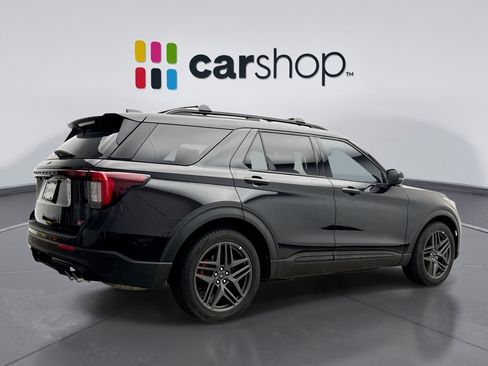 Used 2025 Ford Explorer ST AWD/4WD image 5