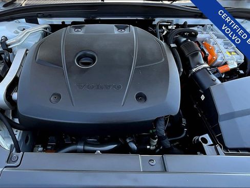Certified 2024 Volvo S90 T8 Ultimate w/ Lounge Package image 12