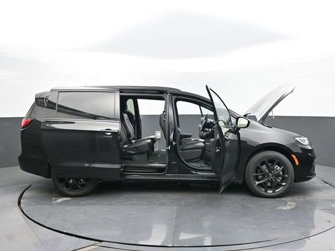 New 2026 Chrysler Pacifica Select w/ S Appearance Package image 63