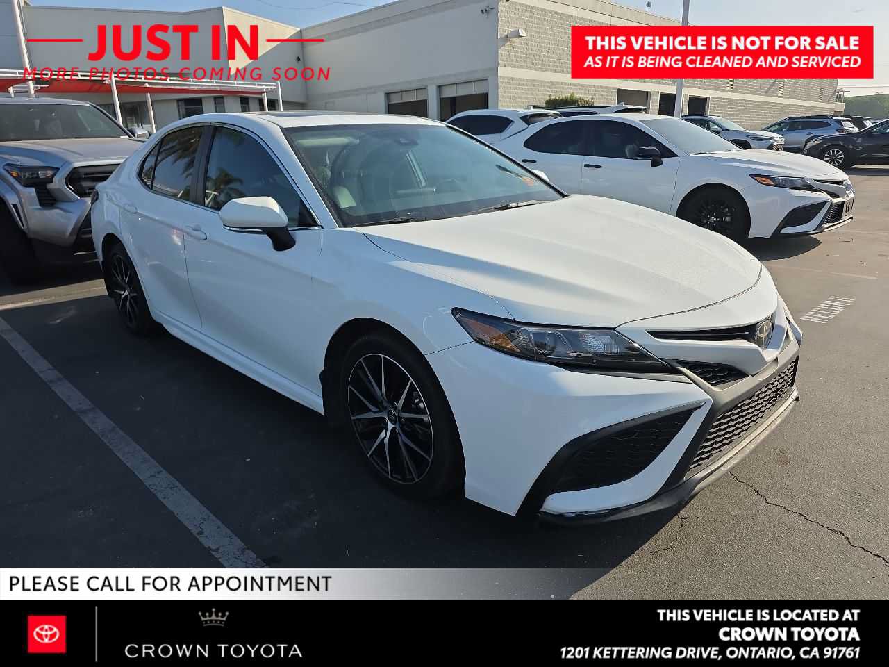 Used 2024 Toyota Camry SE w/ Audio Upgrade Package FWD image 3