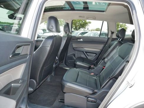 Certified 2022 Volkswagen Atlas SE w/ Panoramic Sunroof Package AWD/4WD image 17