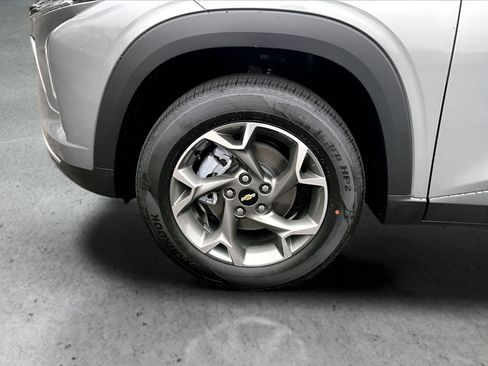 Used 2026 Chevrolet Trax LT w/ Driver Confidence Package FWD image 10