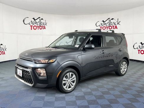 Used 2021 Kia Soul LX image 2
