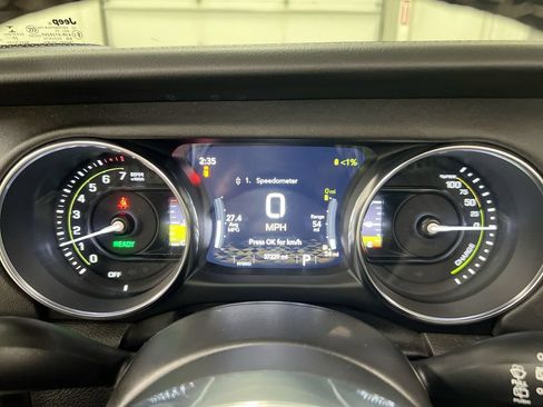 Used 2023 Jeep Wrangler Unlimited Sahara w/ Cold Weather Group AWD/4WD image 12