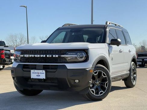 New 2025 Ford Bronco Sport Outer Banks w/ Outer Banks Tech Package+ AWD/4WD image 2