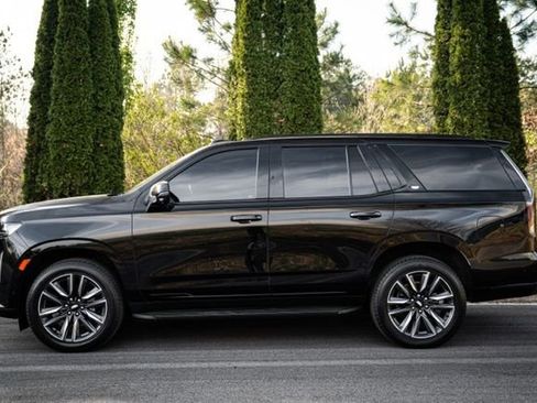Used 2023 Cadillac Escalade Sport AWD/4WD image 9