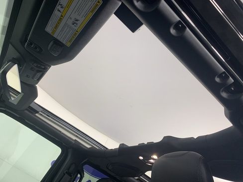 Used 2022 Jeep Wrangler Unlimited Sahara w/ Cold Weather Group image 30